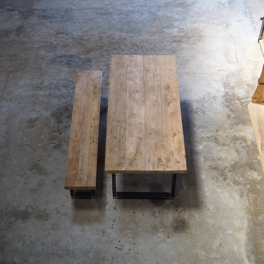 Tavolo rustico in legno massello con panca