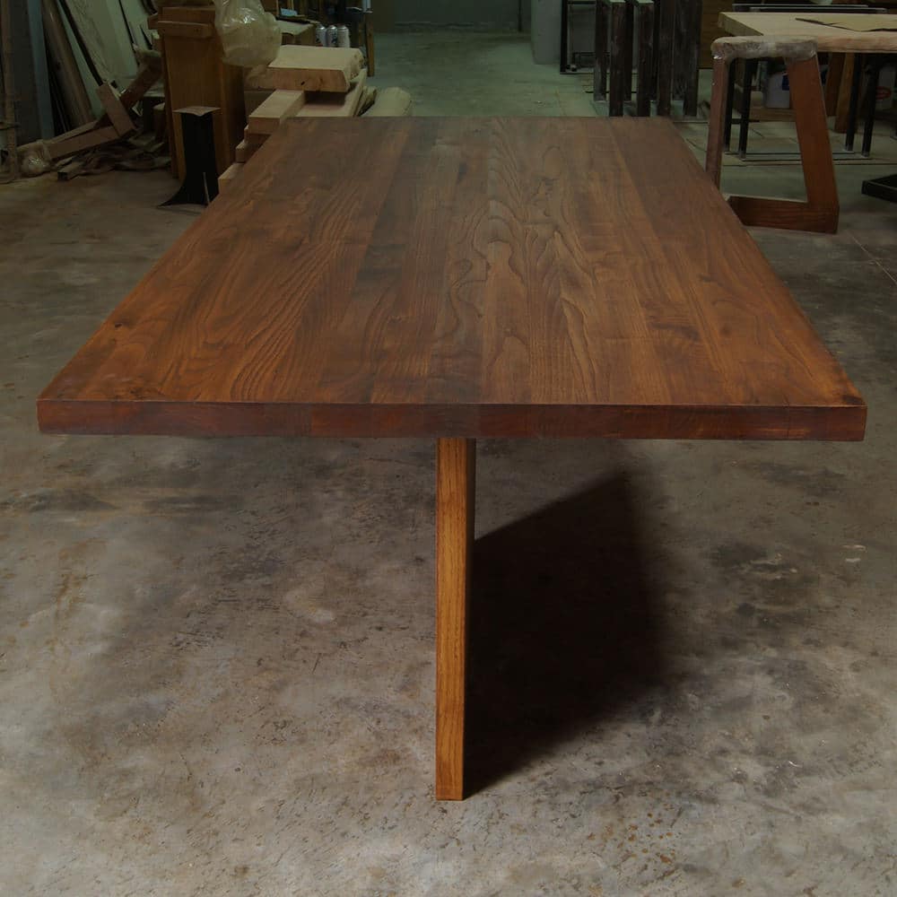 Tavolo legno massello con gambe in legno