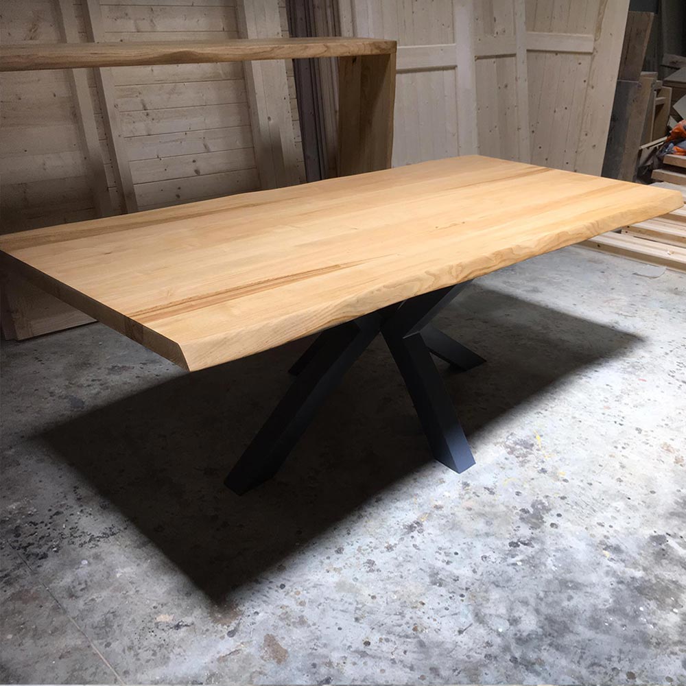 Tavolo Stella in legno massello di castagno dimensioni 210cm