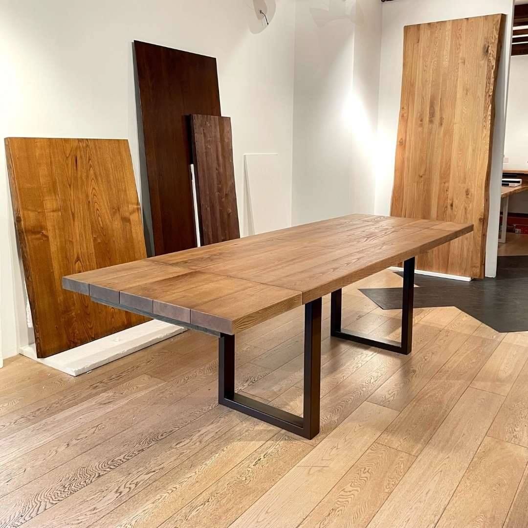 Tavolo in legno massello di Isabel Falegnameria900
