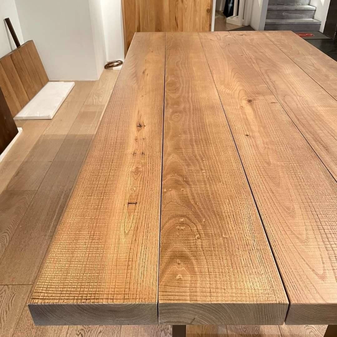 Tavolo in legno massello di castagno. Isabel - immagine 5